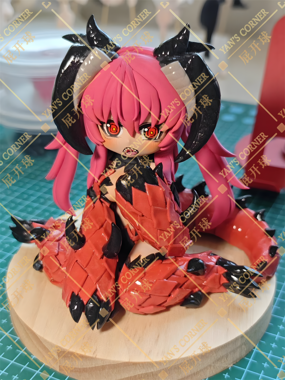 10cm Black Souls 2 Banda Snatch Handmade Clay Model with Dust Cover