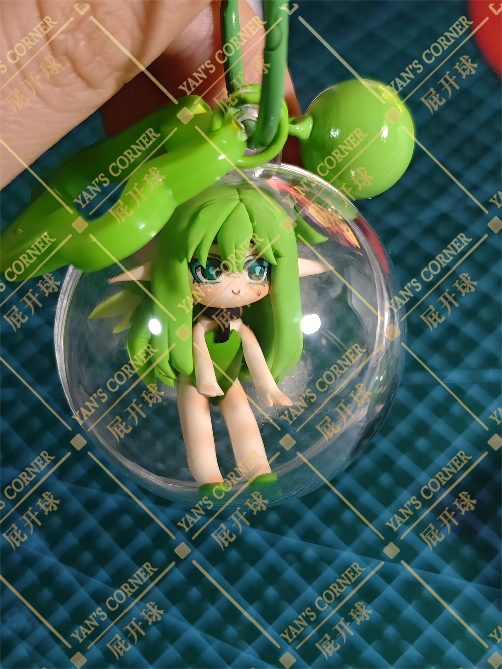 4cm Black Souls Leaf Handmade Clay Model Keychain With Acrylic Protective Cover