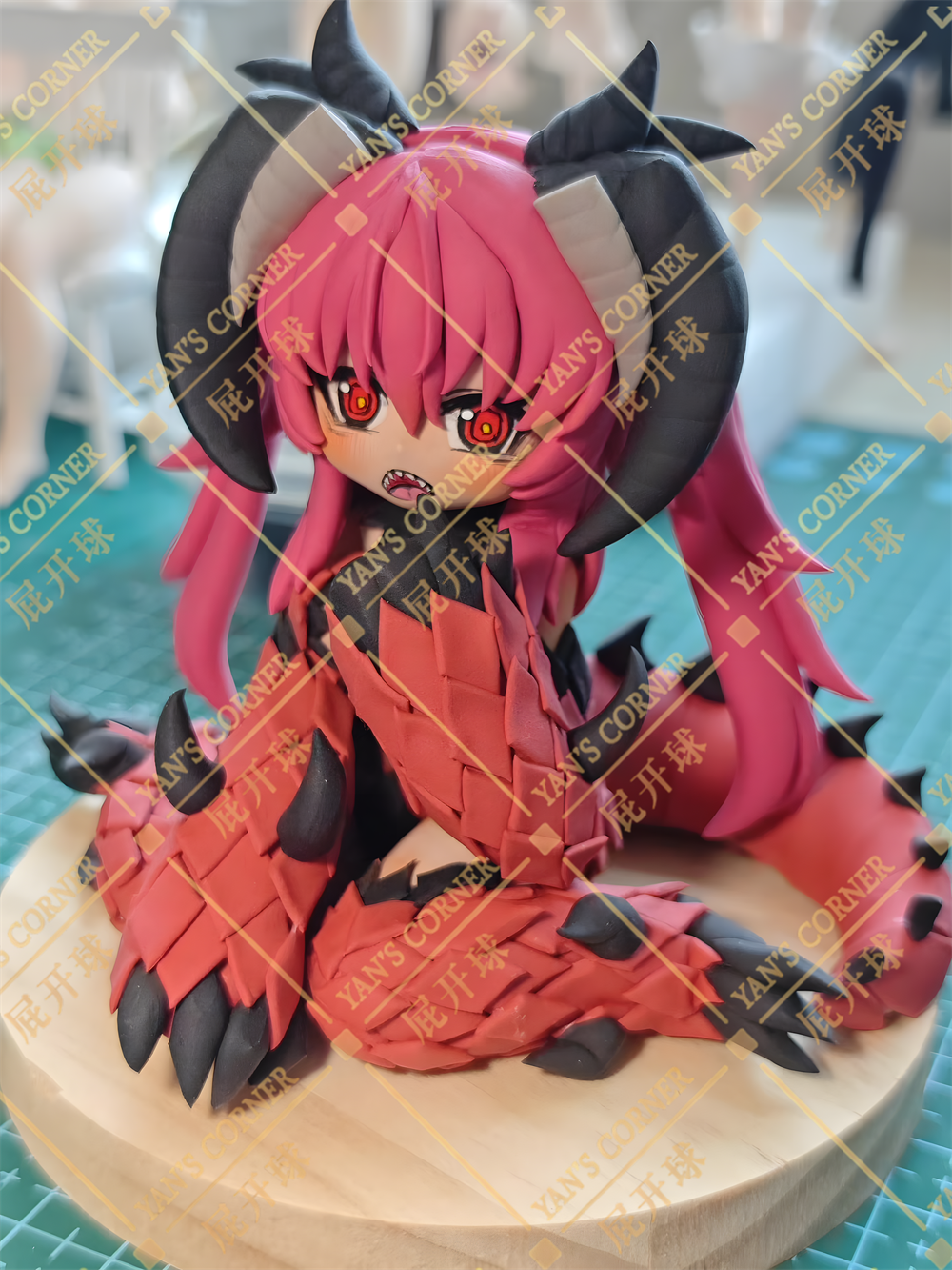 10cm Black Souls 2 Banda Snatch Handmade Clay Model with Dust Cover