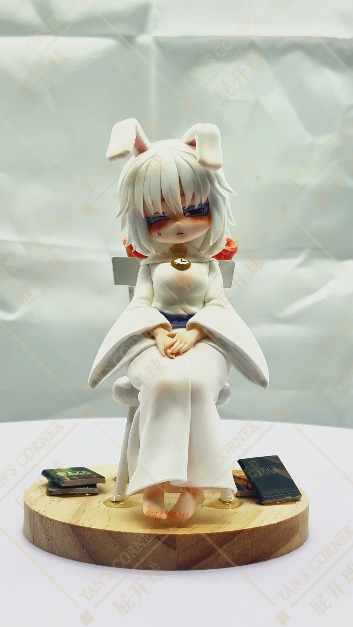 18cm/10cm Black Souls 2 Norden Handmade Clay Model with Dust Cover